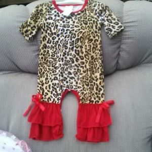 Super cute!!!3-6 mos. Leopard outfit